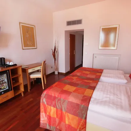 Hotell Ametyst 4*